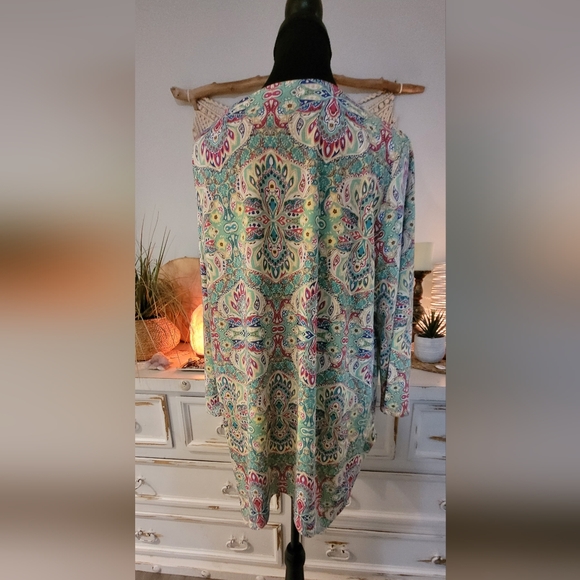 ★★ 3 for $20 item. Sunny Leigh Tunic. #091 - Picture 3 of 4